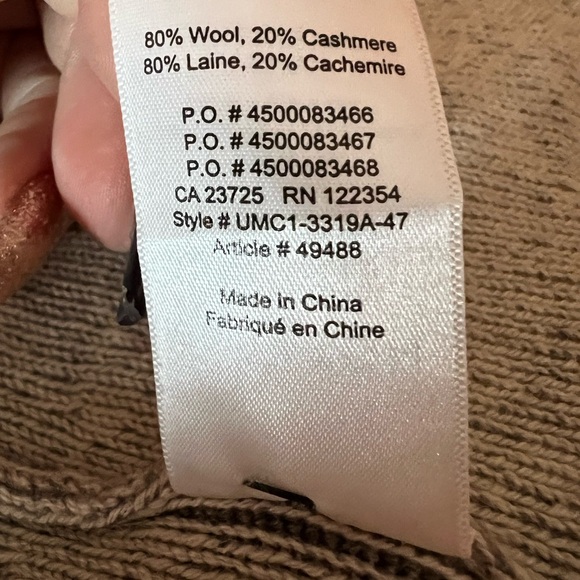 Beautiful and cozy Aritzia cardigan - Picture 10 of 10